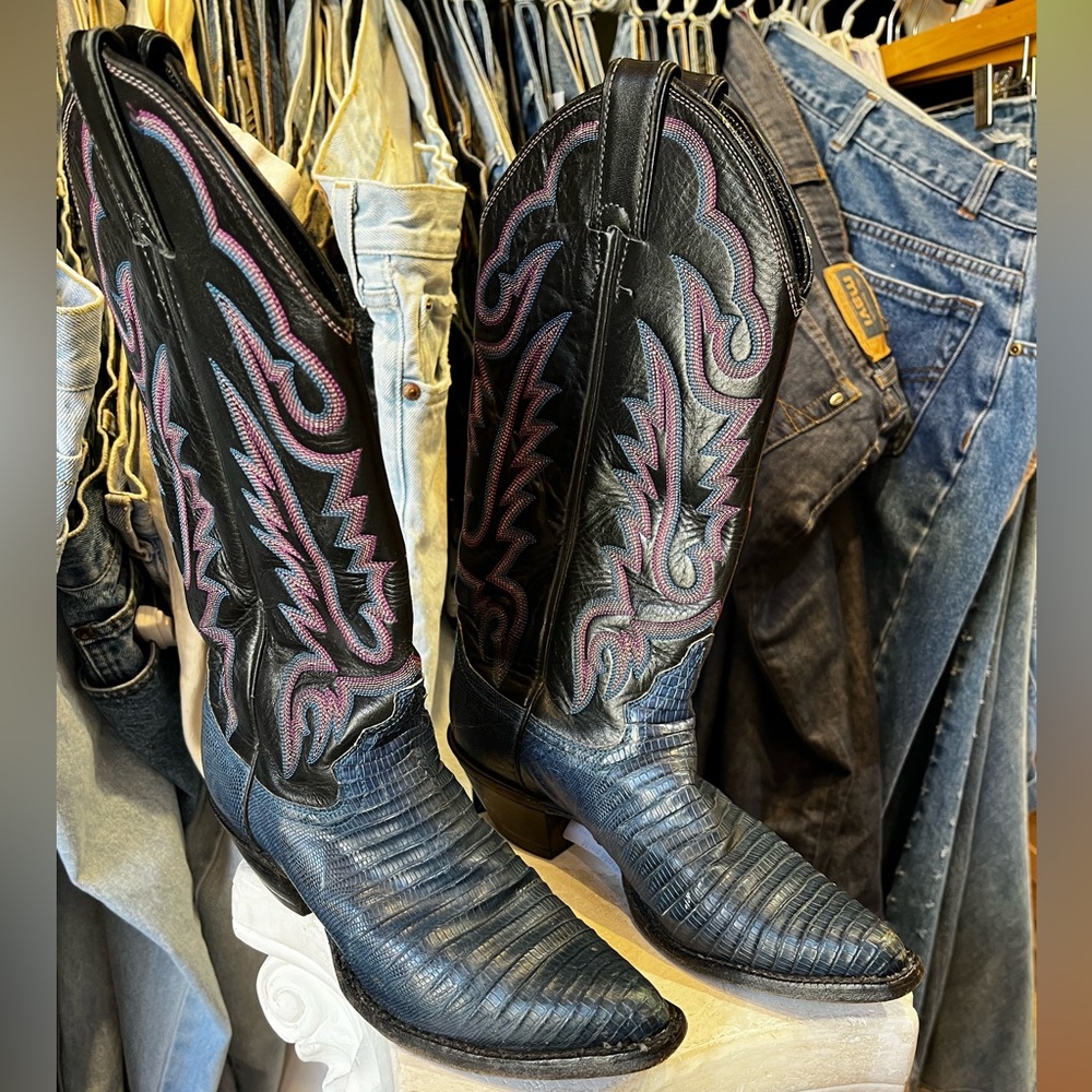 Vintage 80s western snakeskin cowboy boots